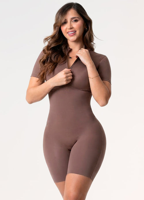 Body Salomé 5502 color caramelo con cremallera frontal