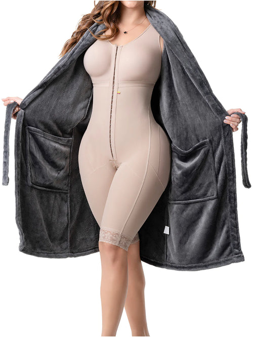 Be Shapy | Bata Postquirúrgica de Microfibra con Bolsillos para Drenes | Pijama Recovery Suave y Cómoda